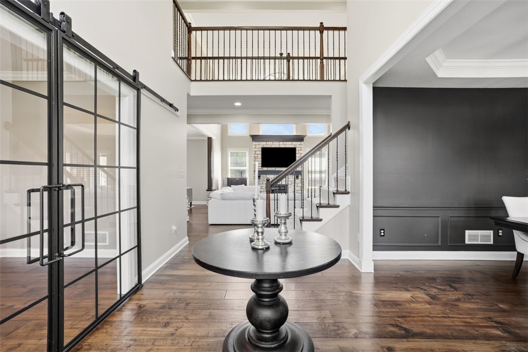 306 Hedgerow Dr