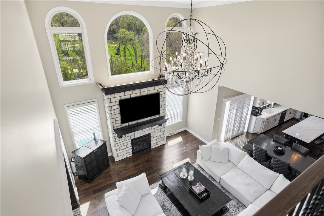 306 Hedgerow Dr