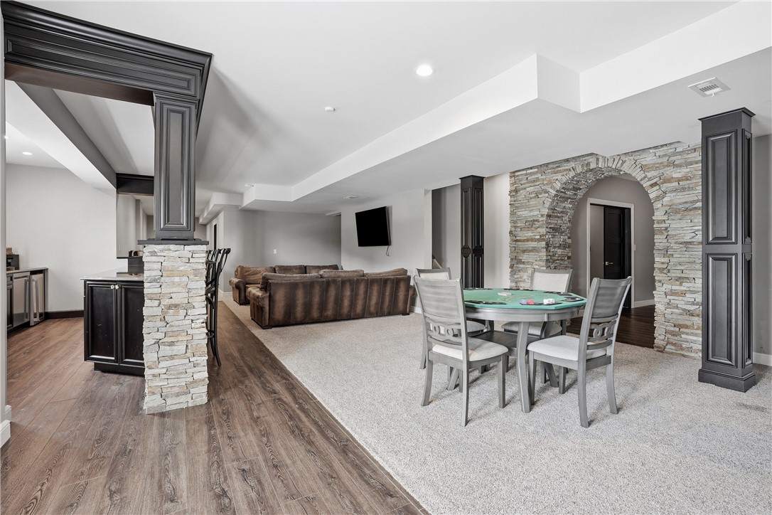 306 Hedgerow Dr