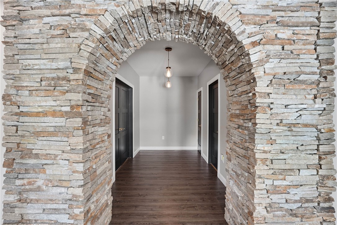 306 Hedgerow Dr