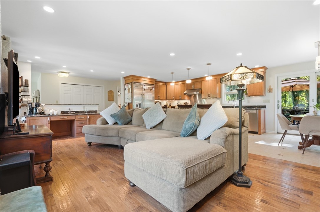 111 Cedar Dr