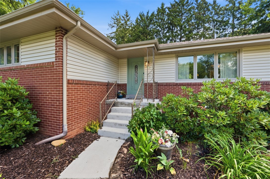 111 Cedar Dr