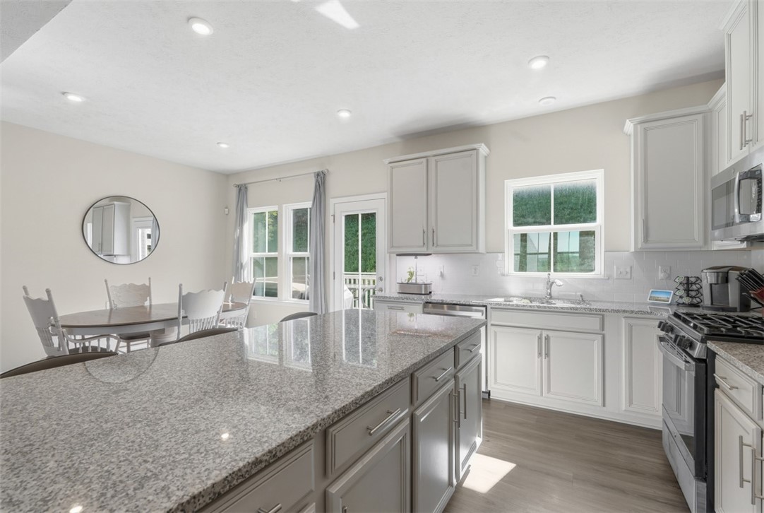458 Greenwood Dr