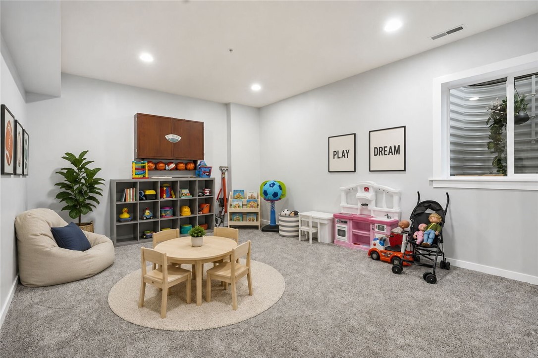 523 Gala Dr