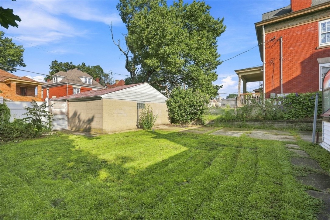 2210 Brownsville Rd