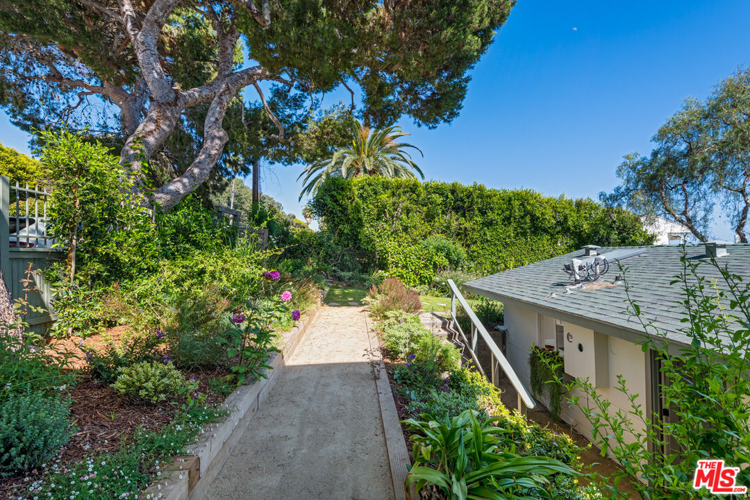 31562 Broad Beach Rd
