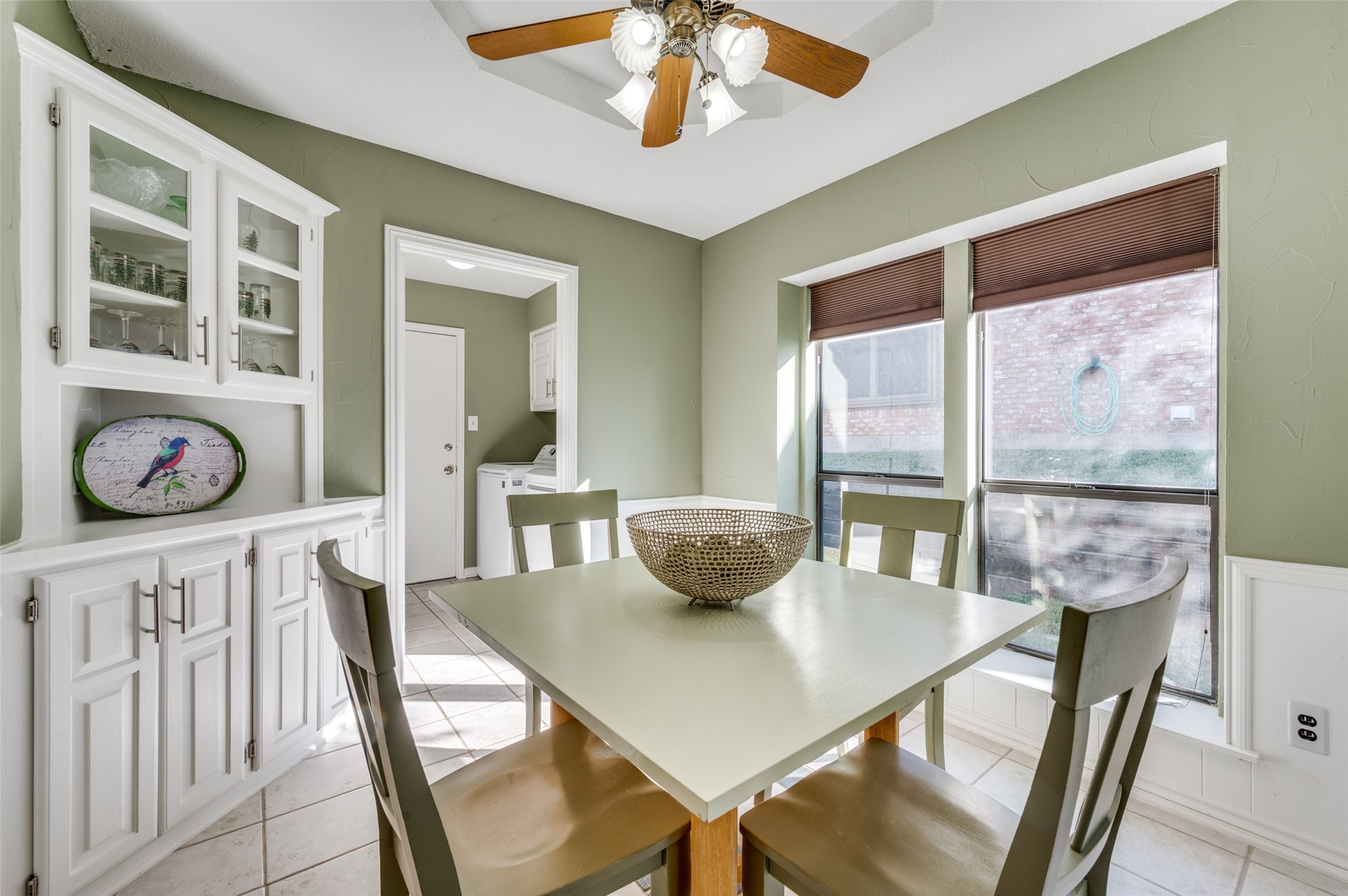 2411 Vista Glen Lane