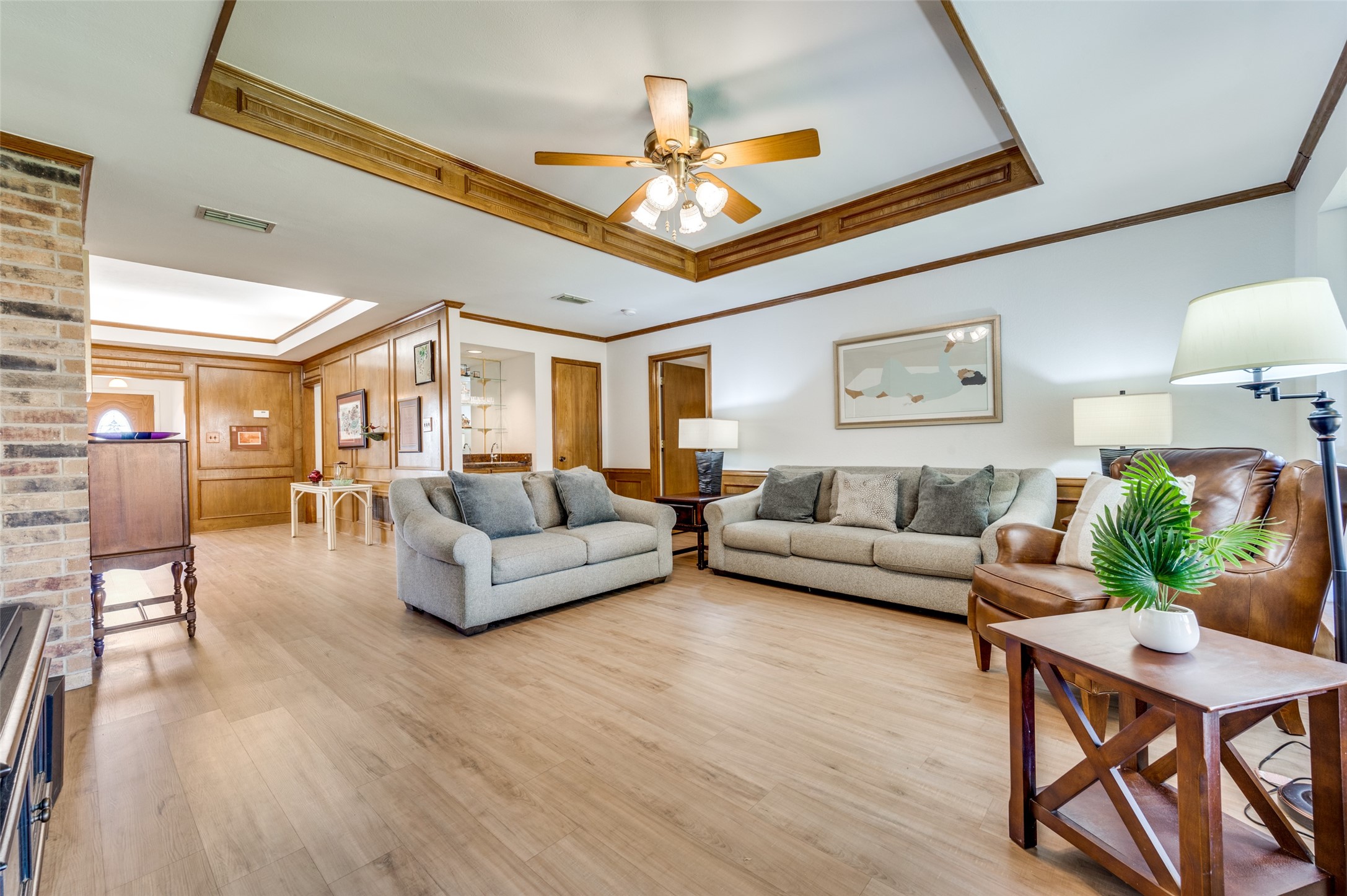 2411 Vista Glen Lane