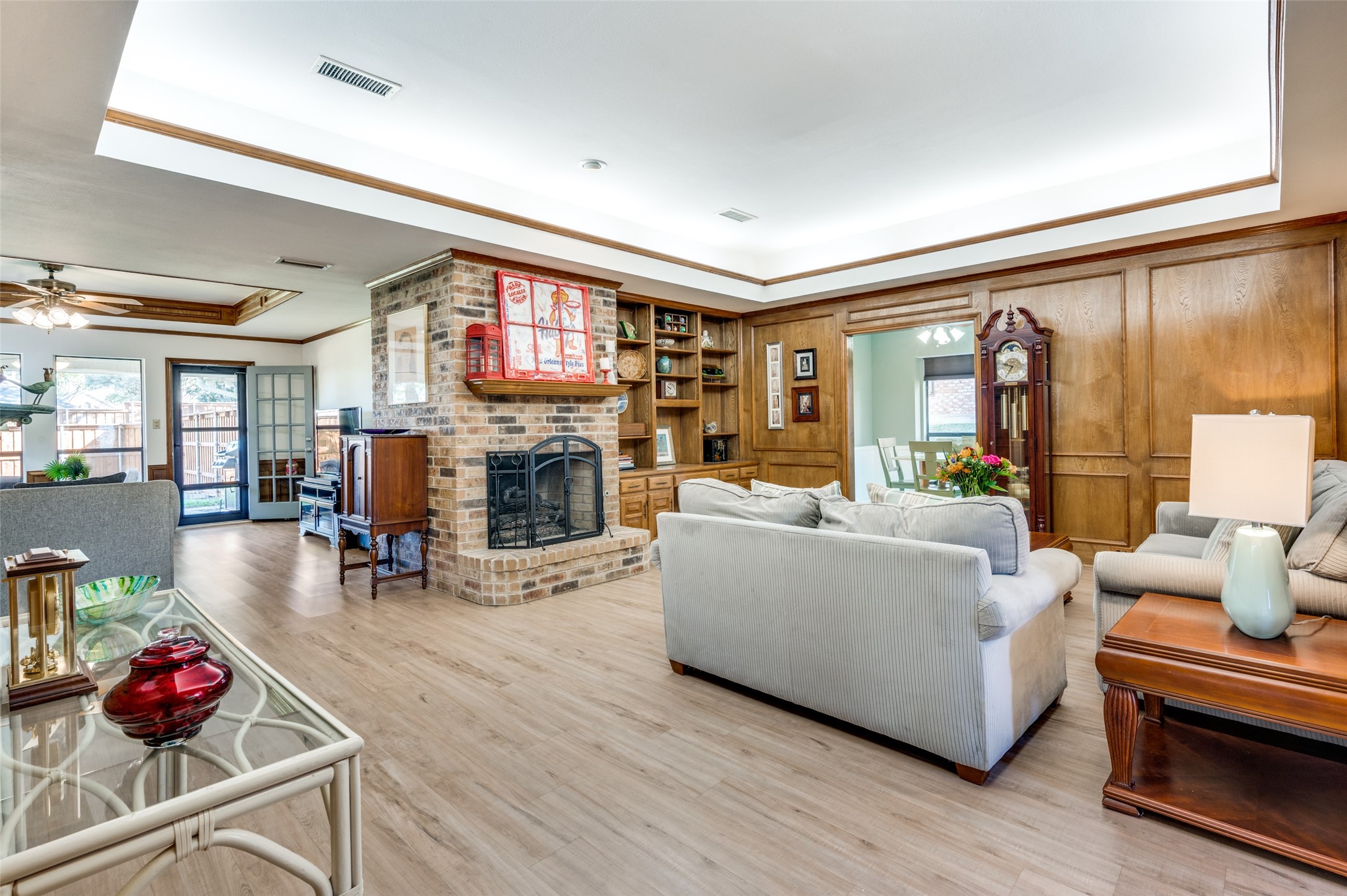 2411 Vista Glen Lane