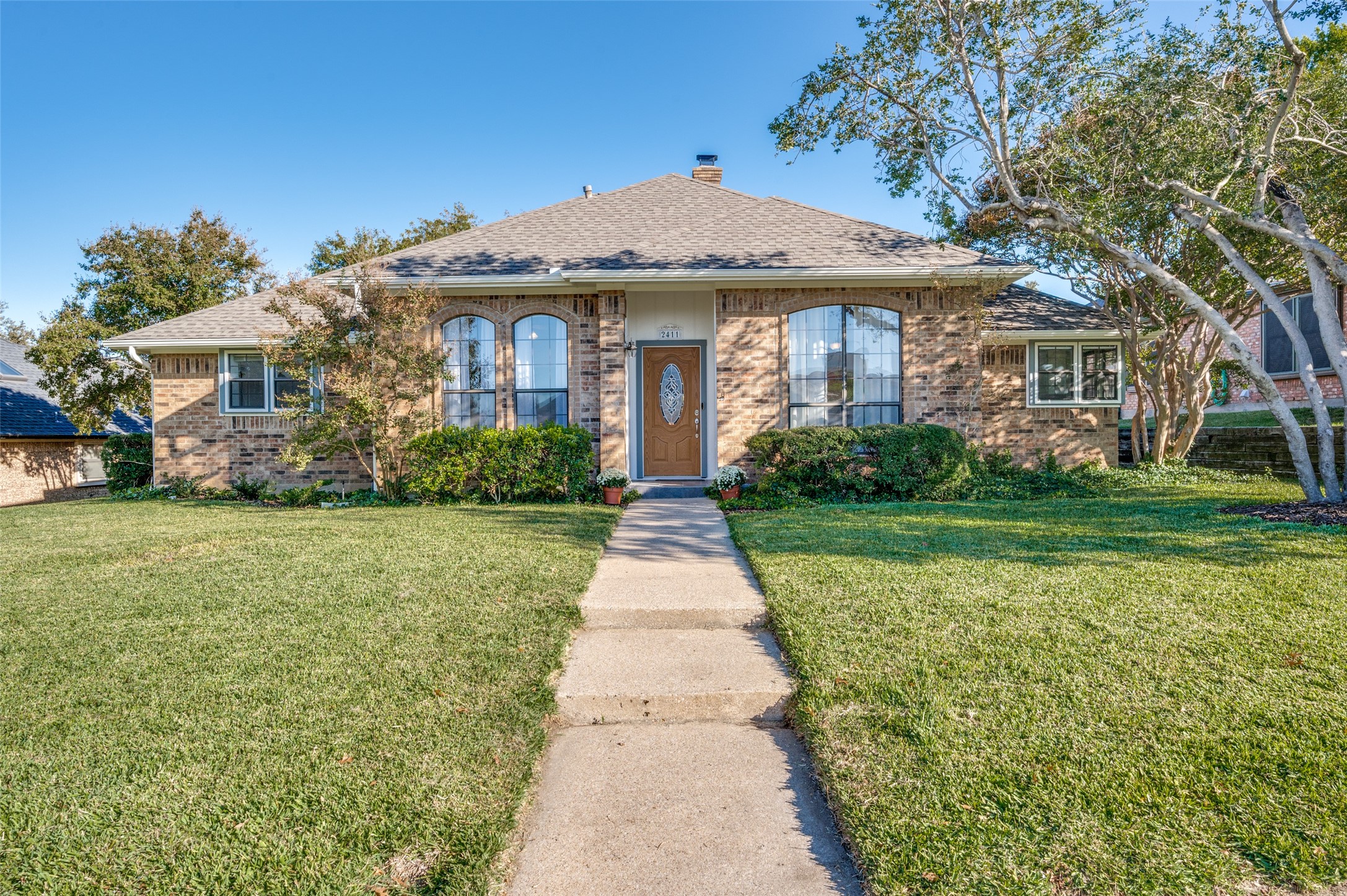 2411 Vista Glen Lane