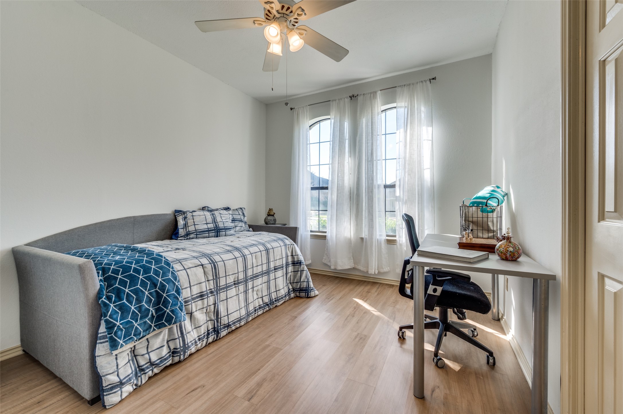 2411 Vista Glen Lane