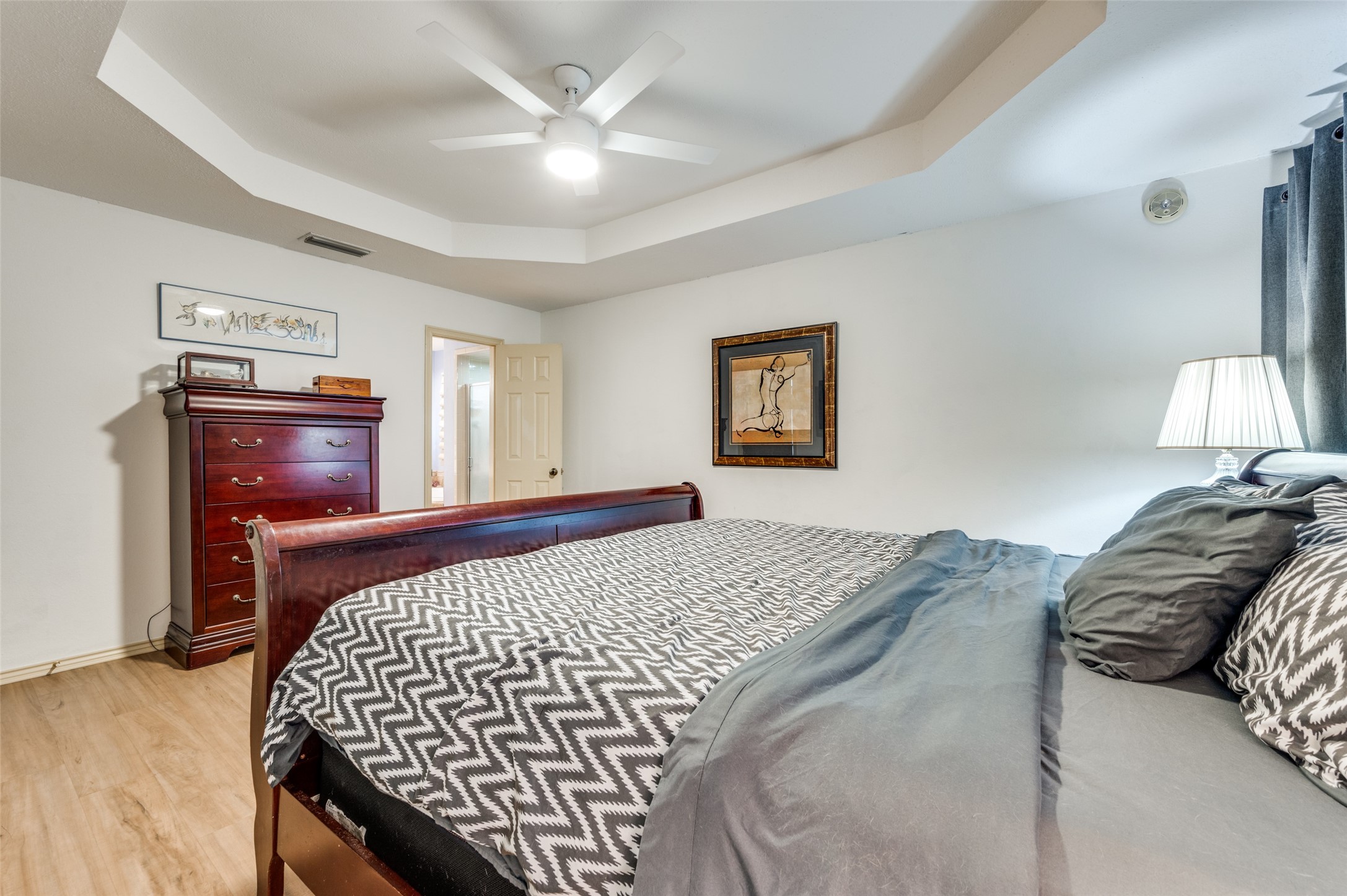 2411 Vista Glen Lane