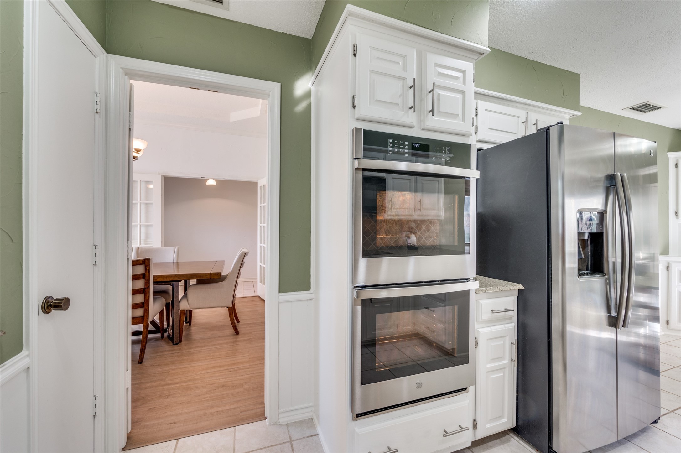 2411 Vista Glen Lane