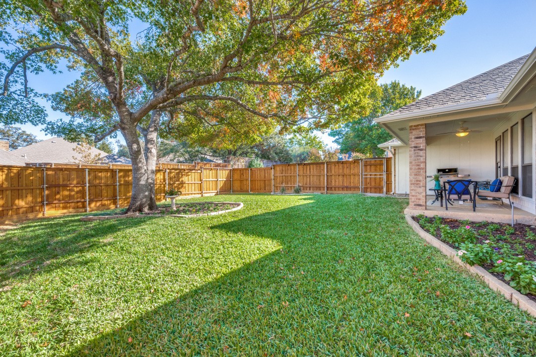 2411 Vista Glen Lane