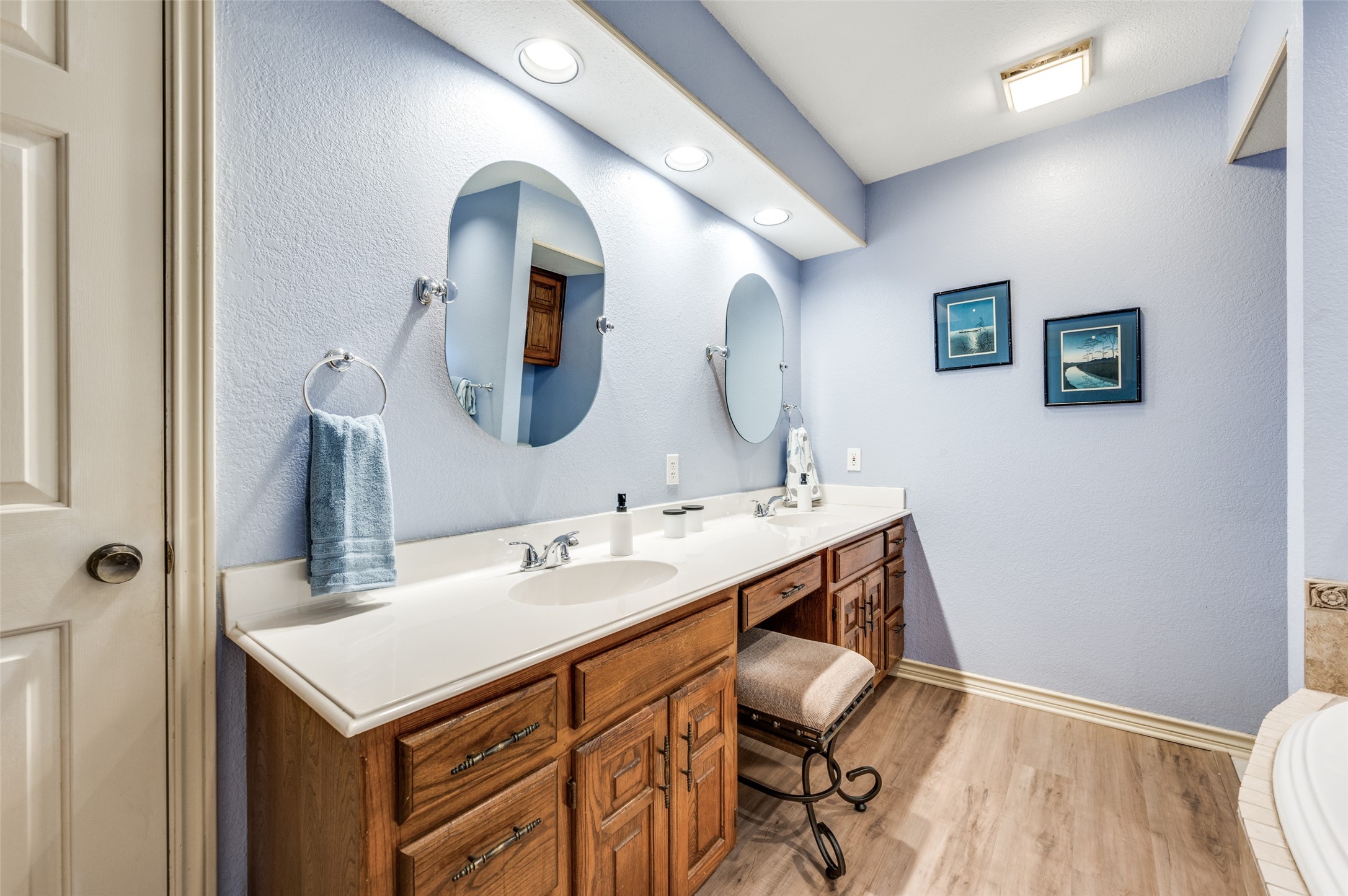 2411 Vista Glen Lane