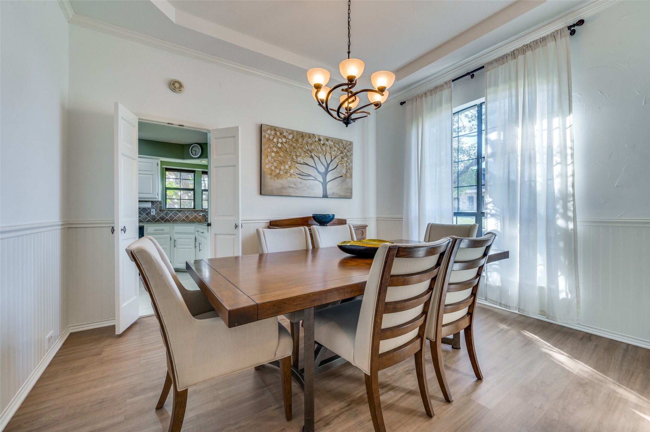 2411 Vista Glen Lane