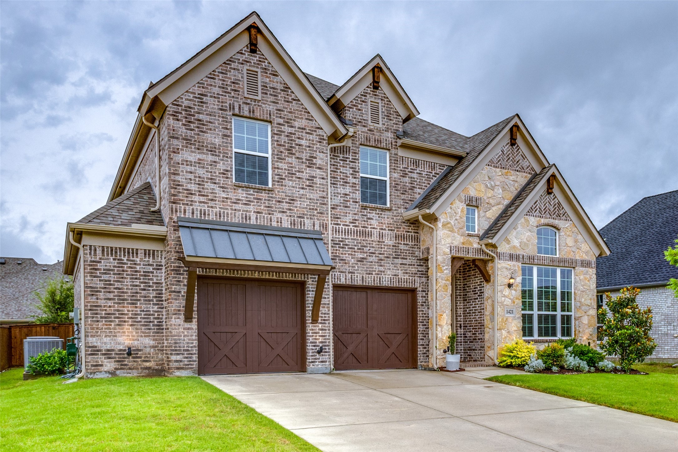 1421 Benavites Drive