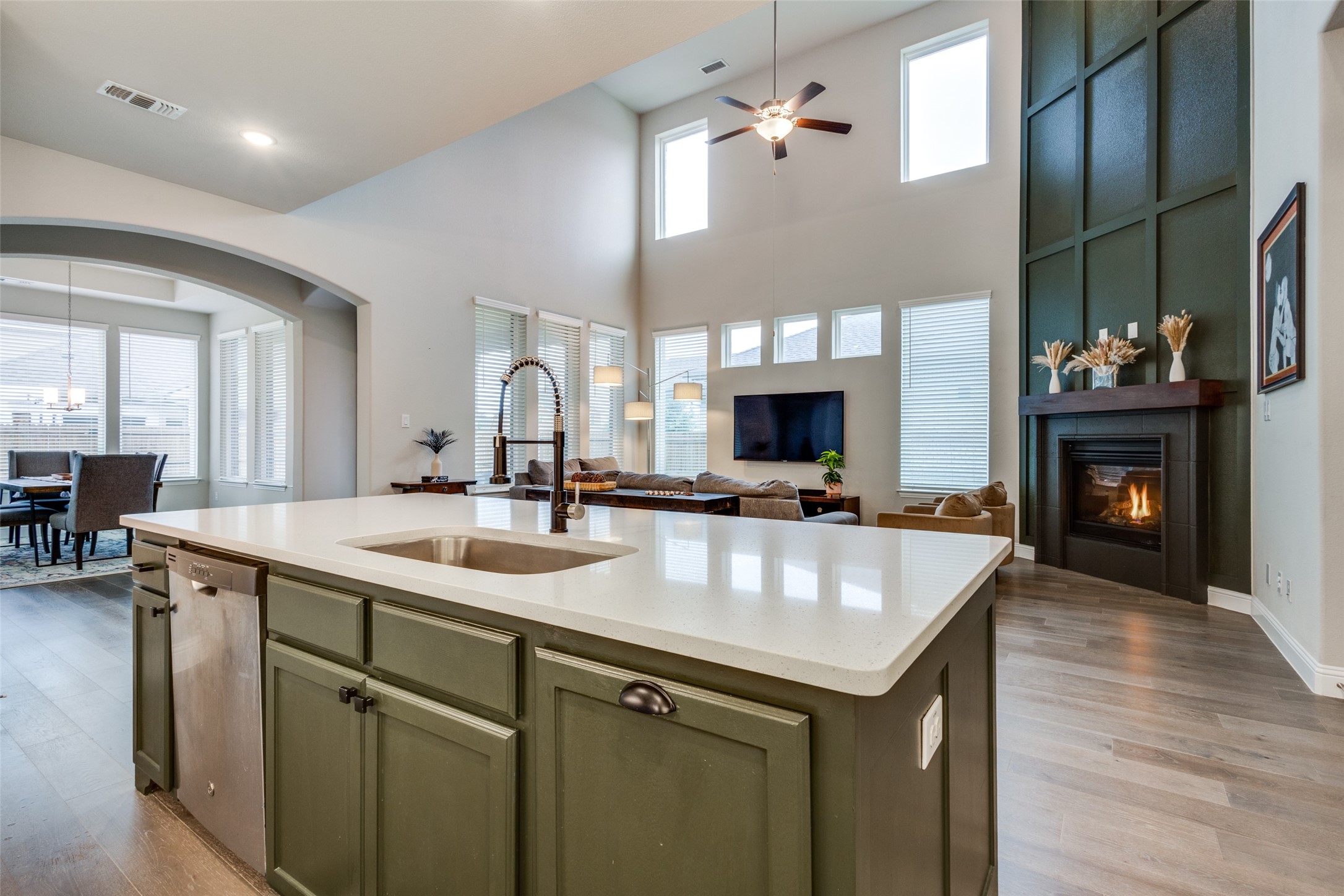 1421 Benavites Drive