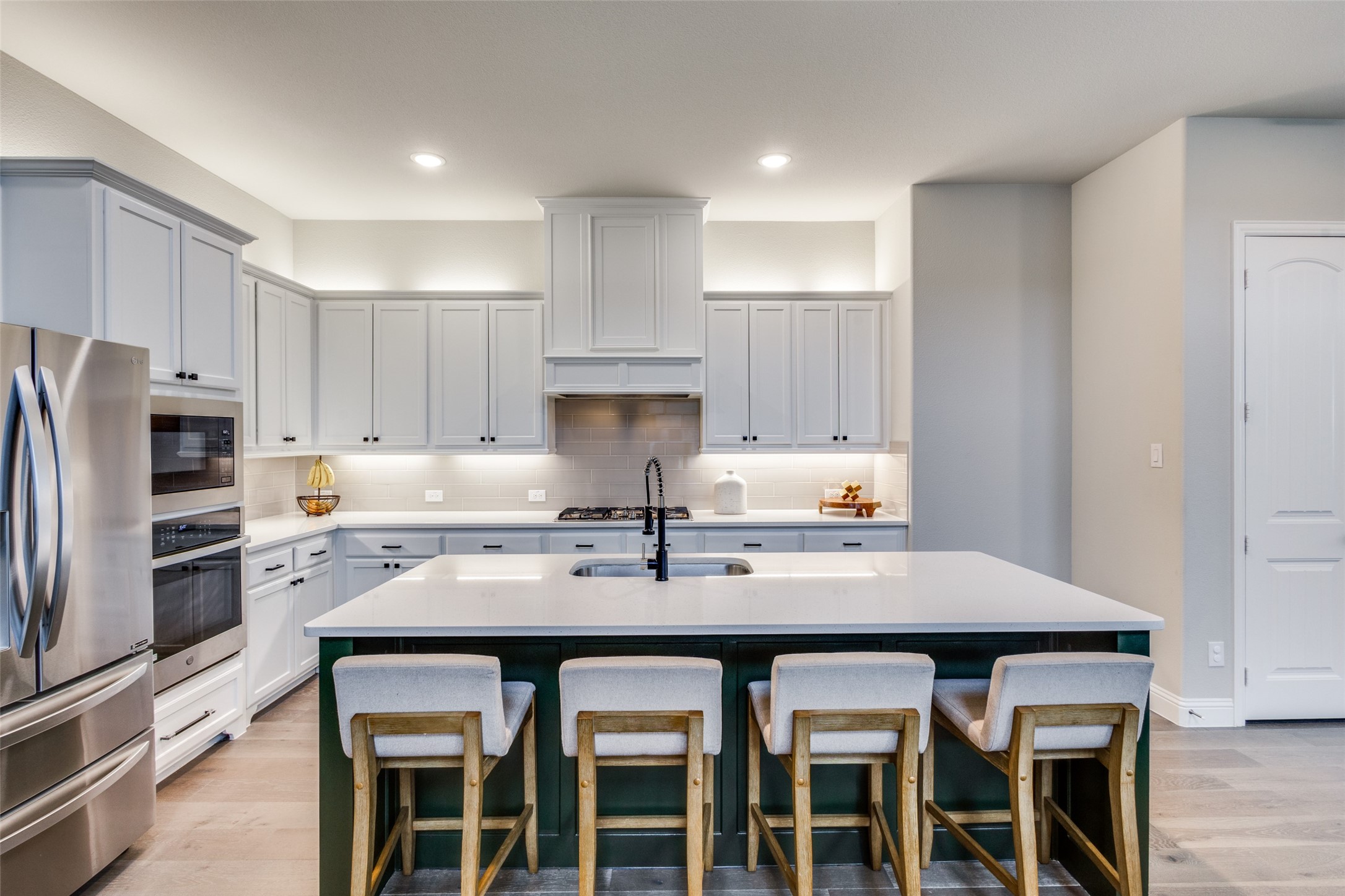 1421 Benavites Drive