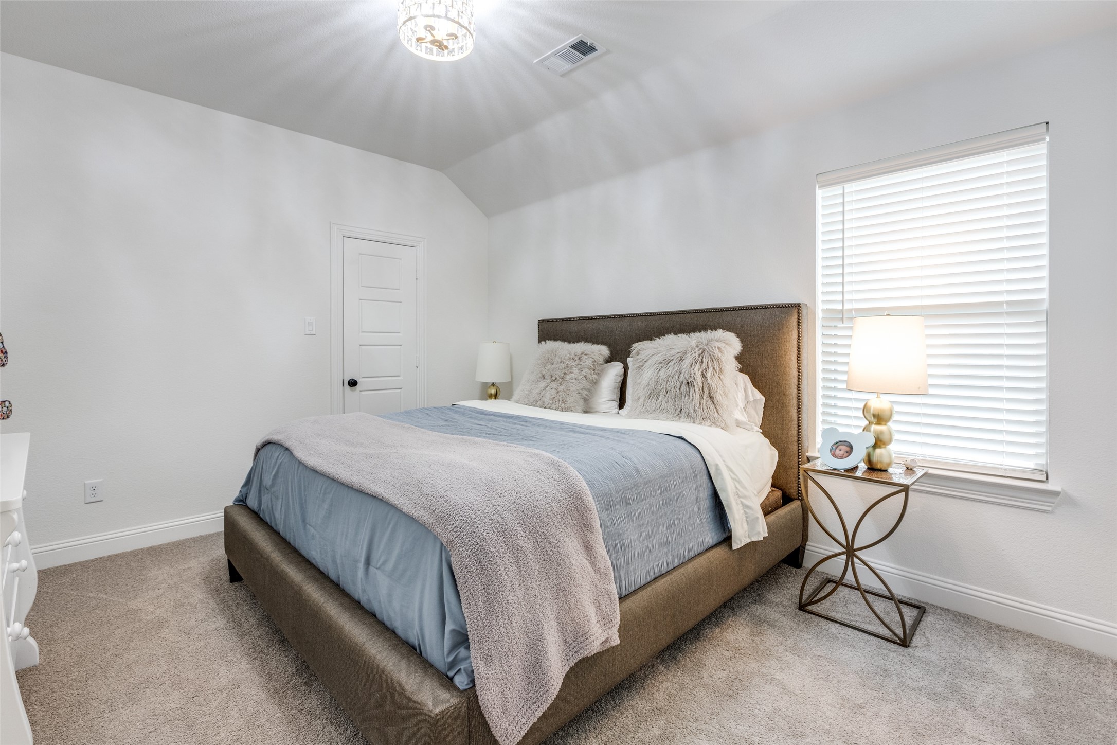 2413 Latimer Mews