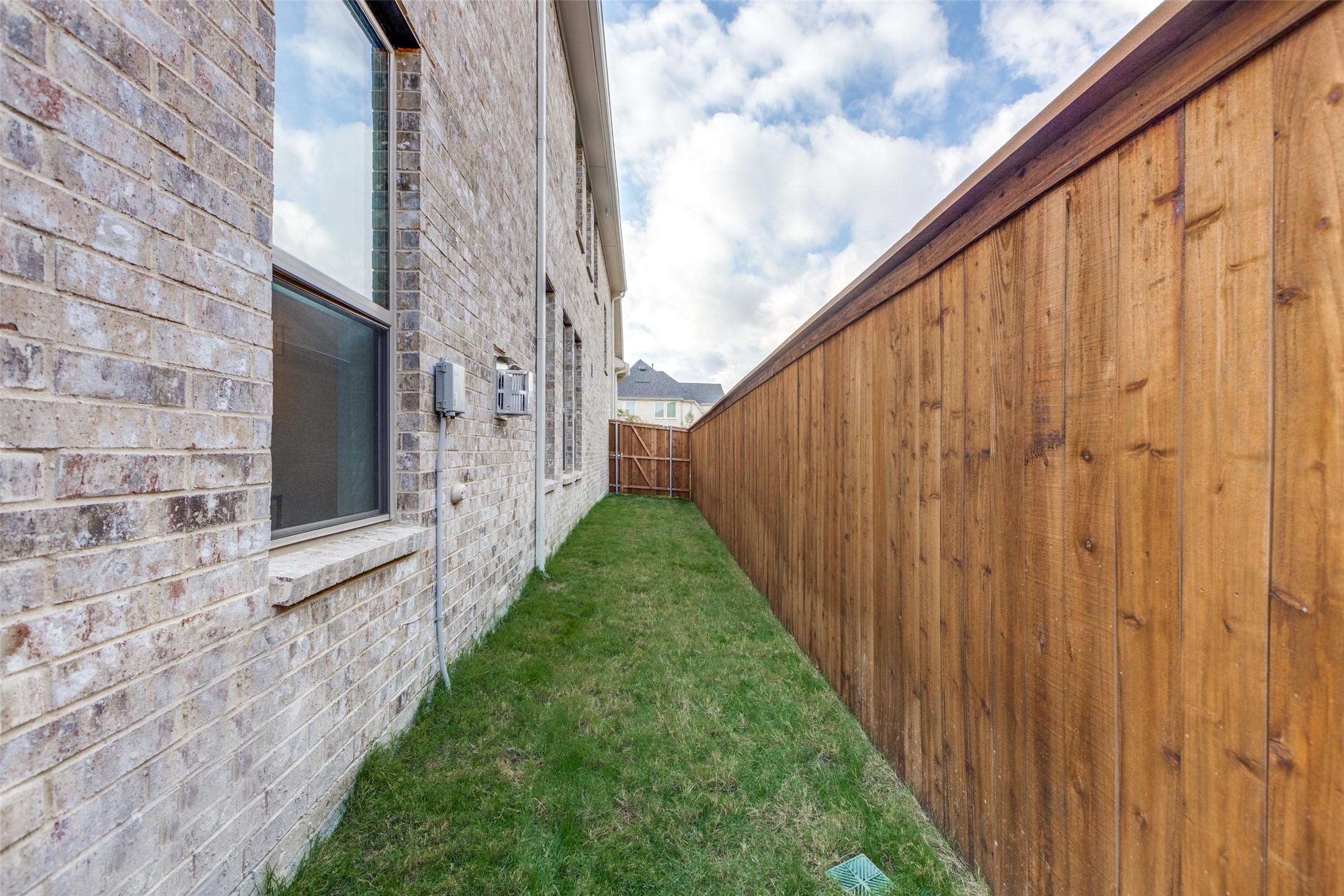 2413 Latimer Mews
