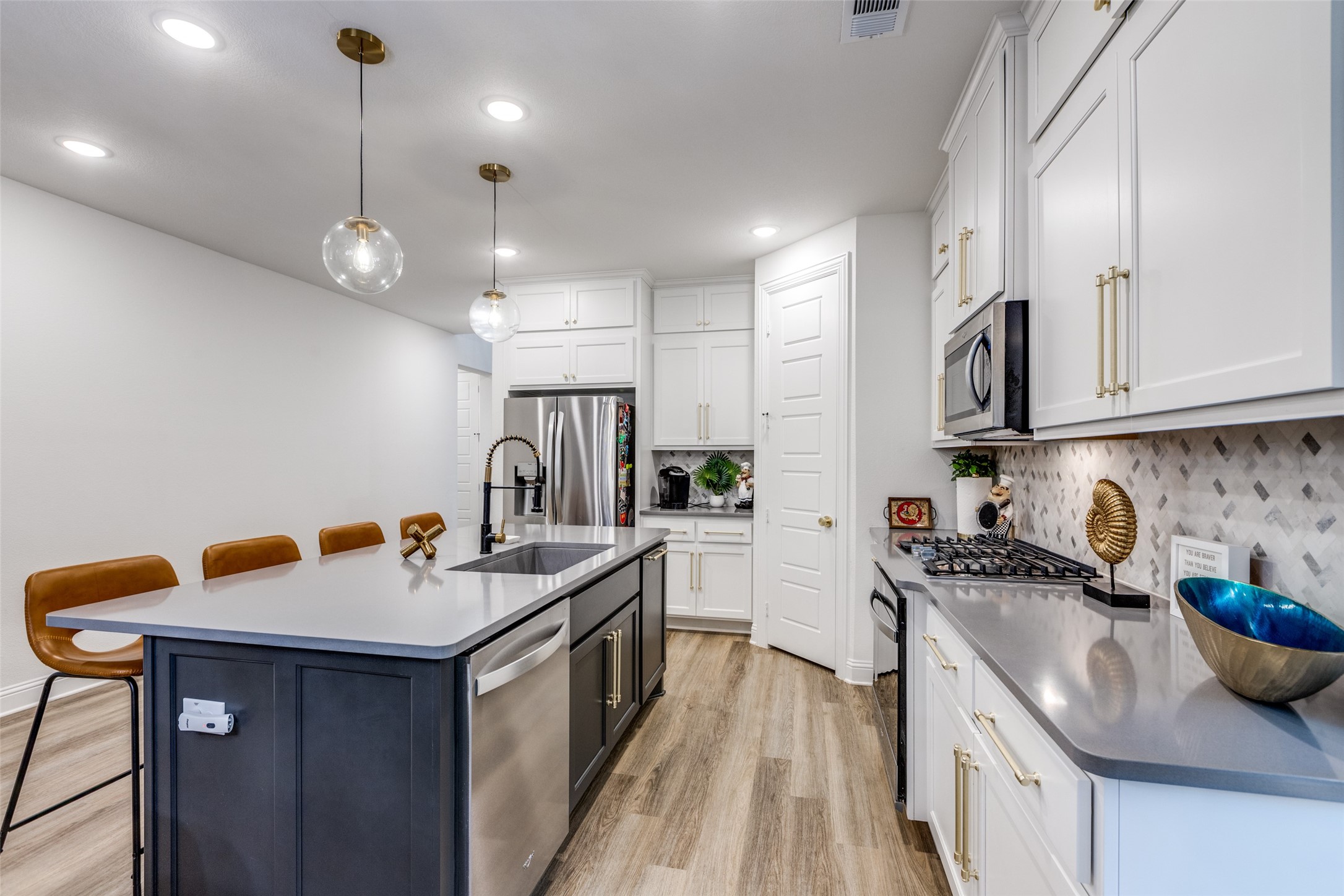 2413 Latimer Mews