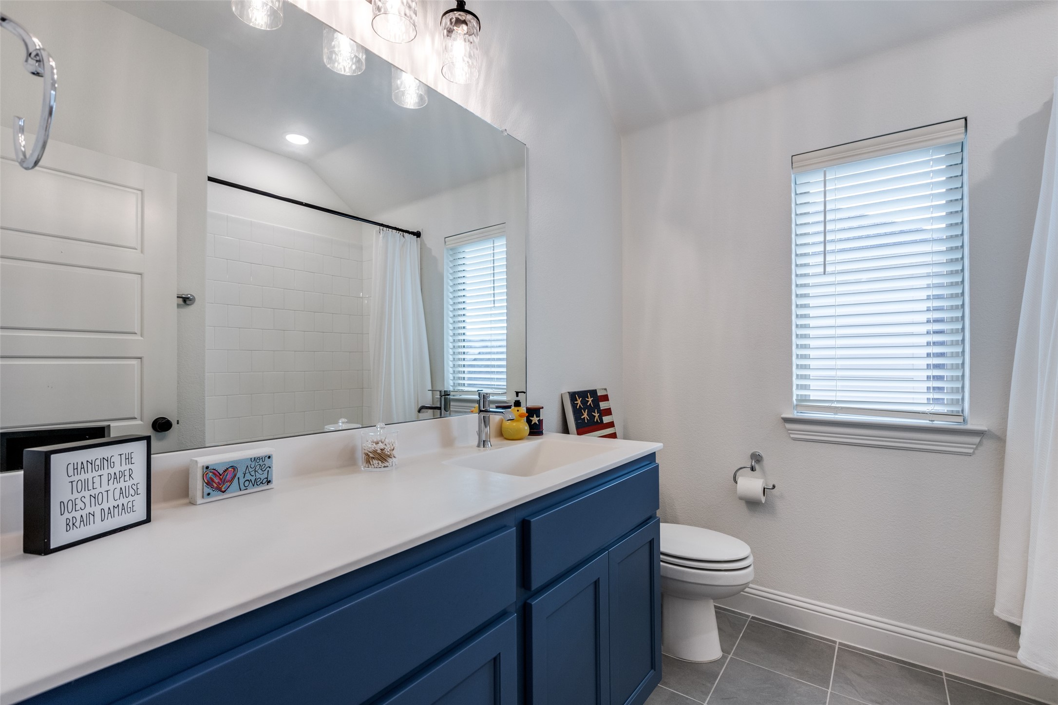 2413 Latimer Mews