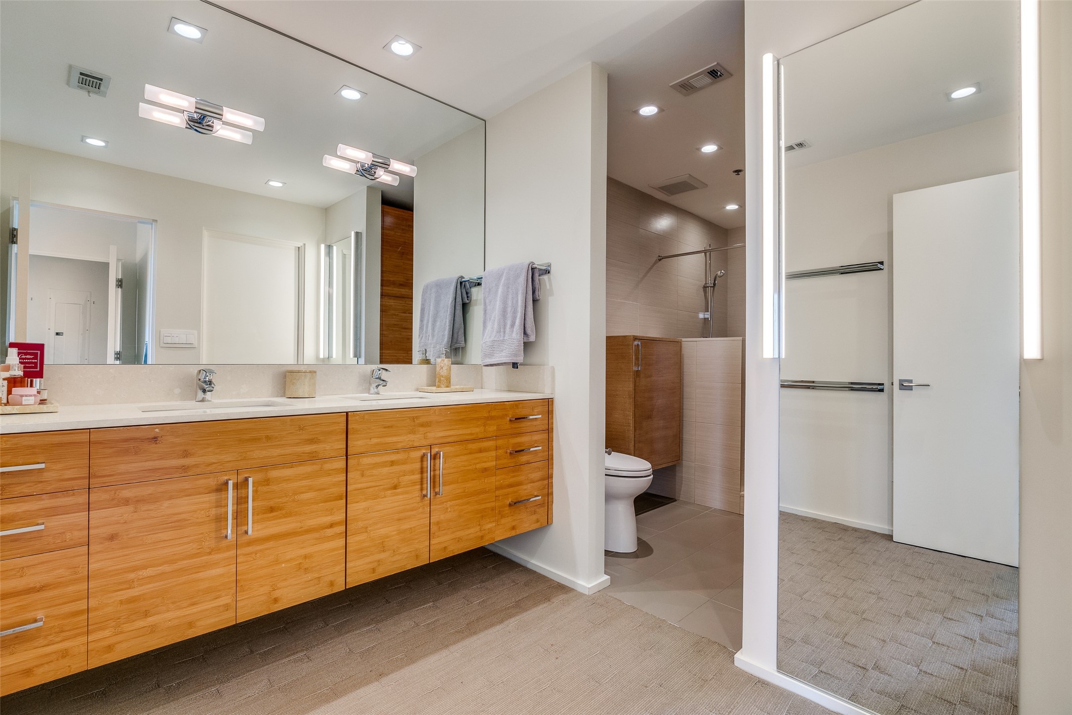 4611 Travis Street 809A