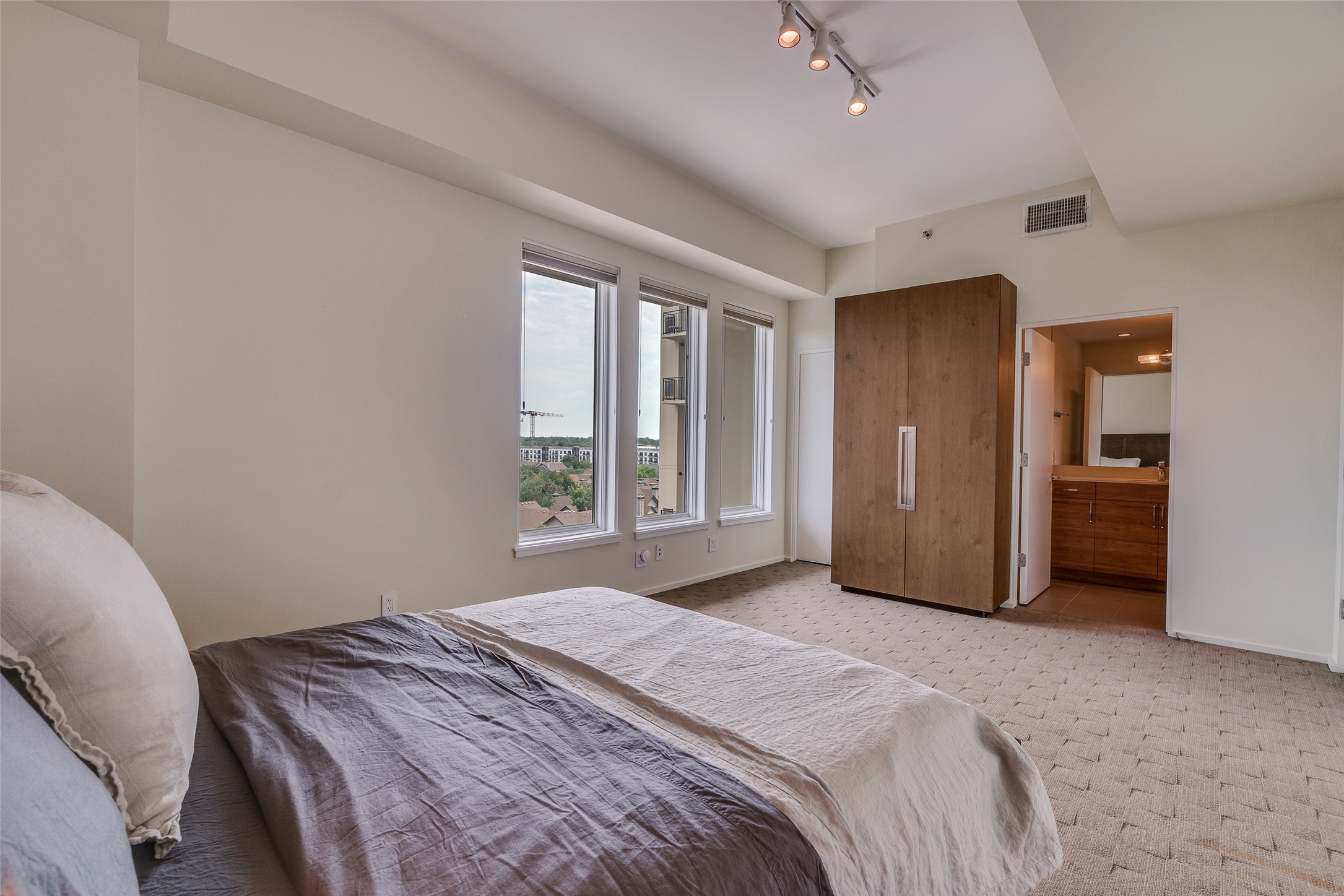 4611 Travis Street 809A