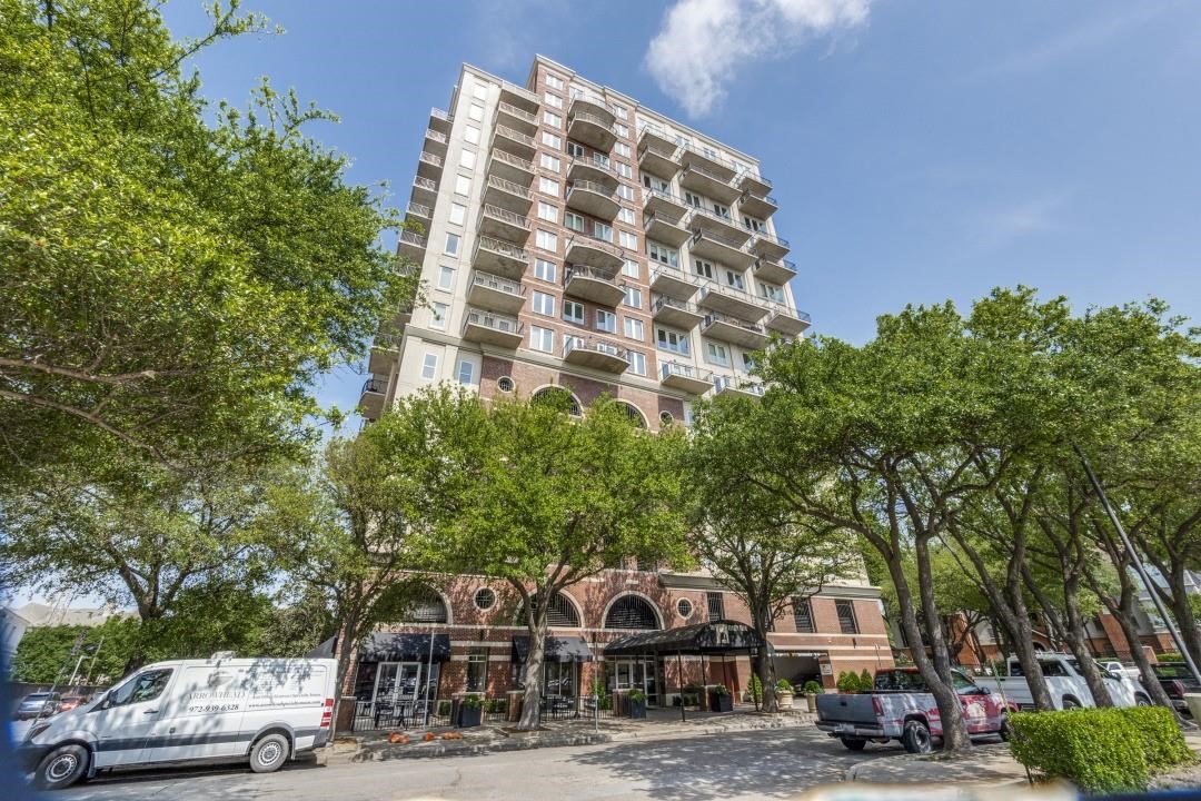 4611 Travis Street 809A