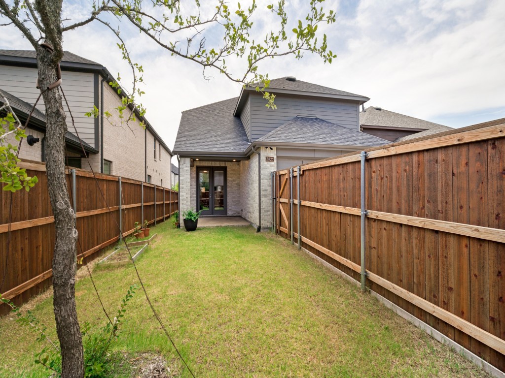 2825 Holland Court