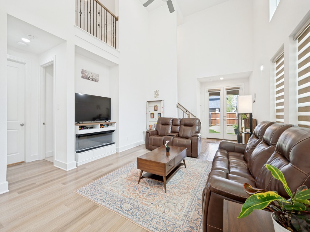 2825 Holland Court