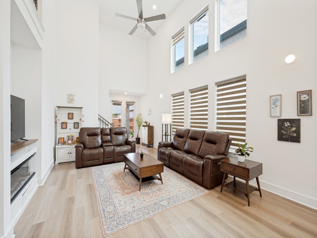 2825 Holland Court