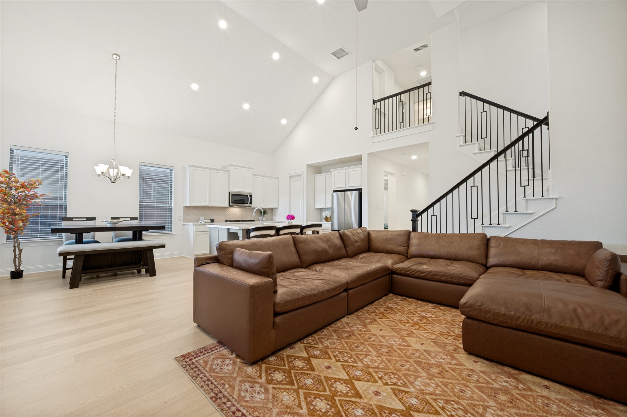 2844 Holland Court
