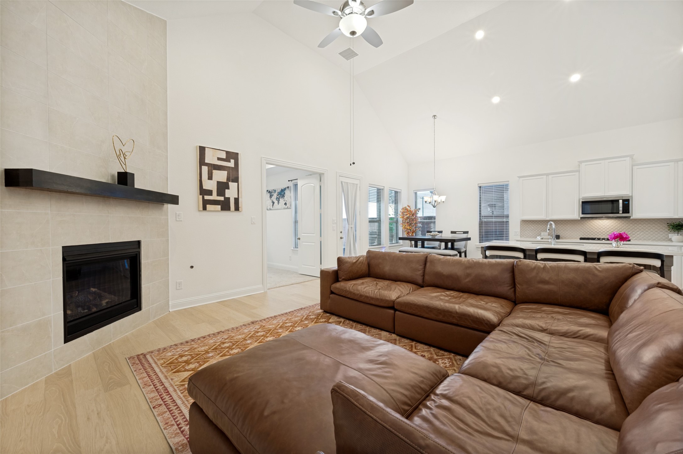 2844 Holland Court