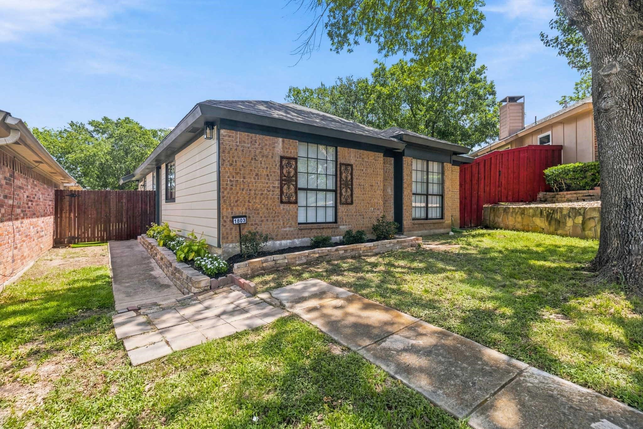 1803 Sherwood Place