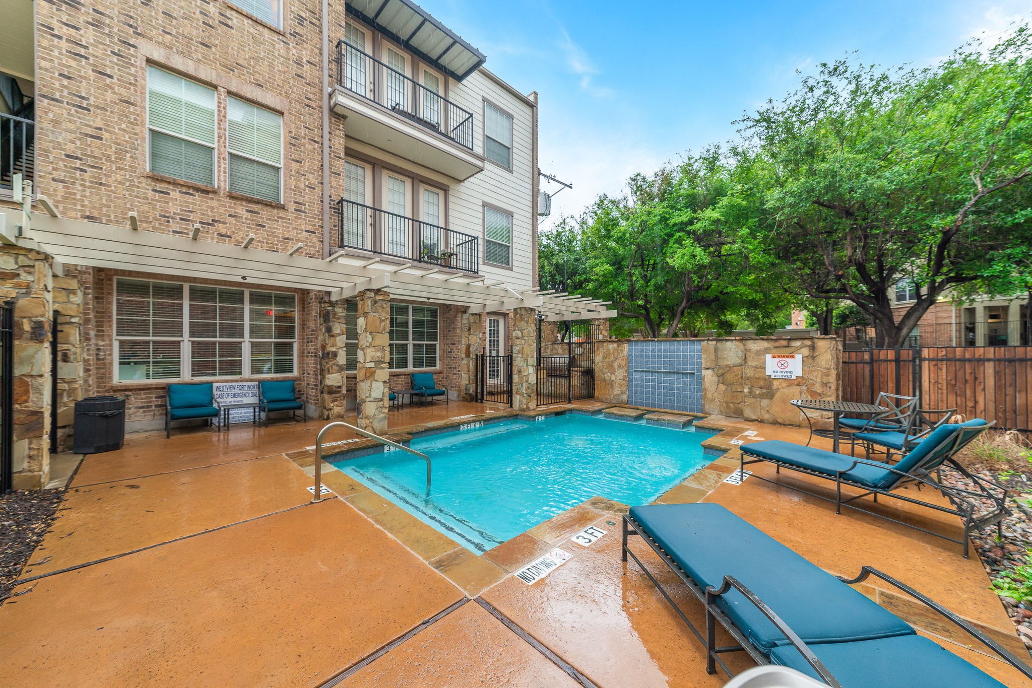 950 Henderson Street 1104