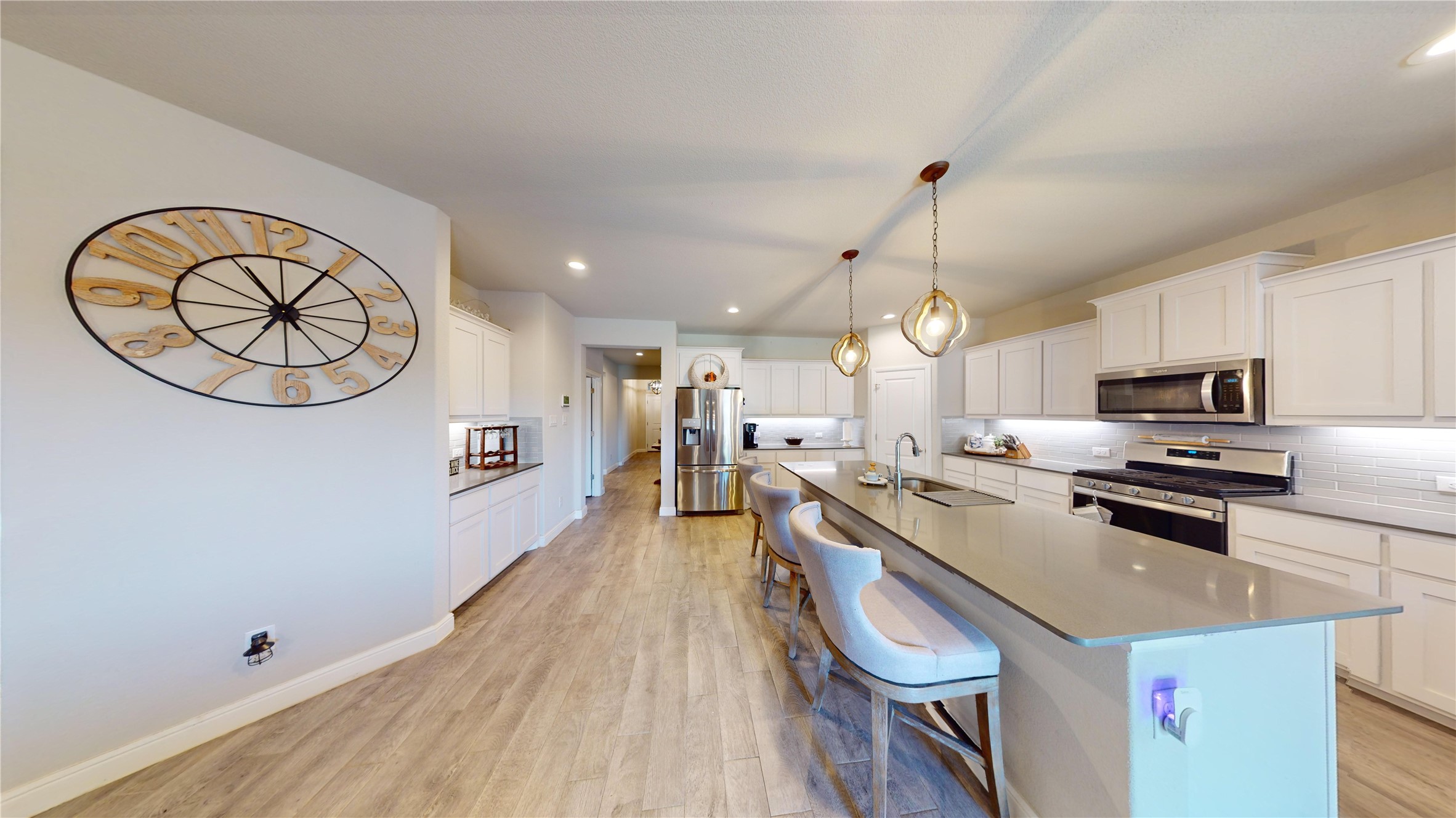 821 Greenford Manor