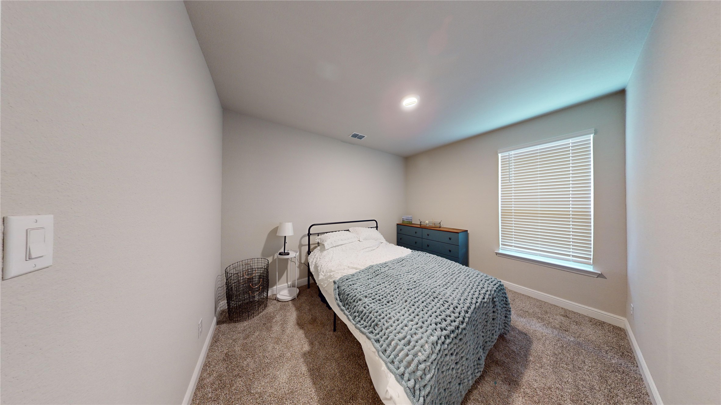 821 Greenford Manor