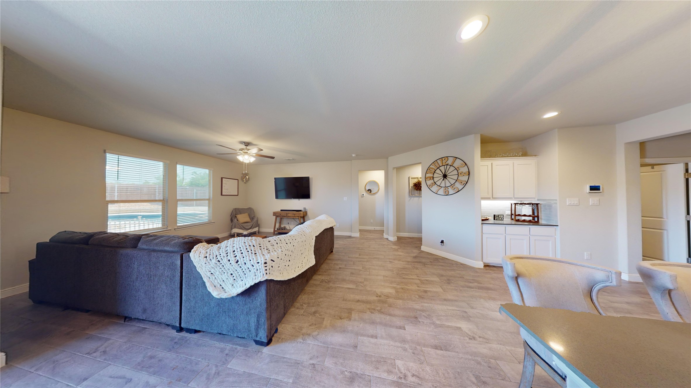 821 Greenford Manor