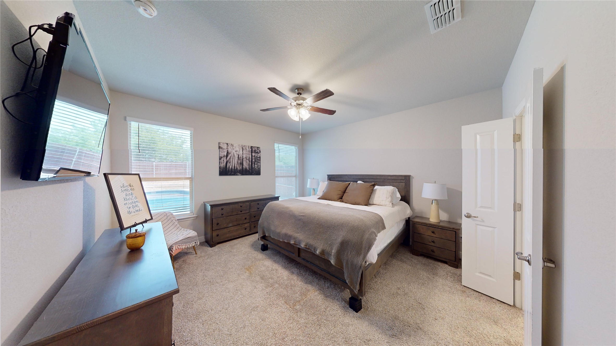 821 Greenford Manor