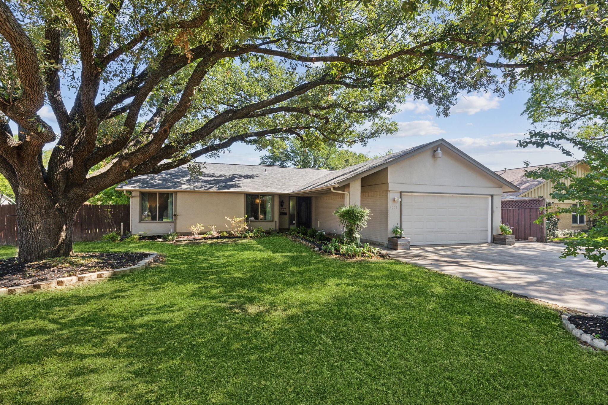 2001 Grenoble Drive