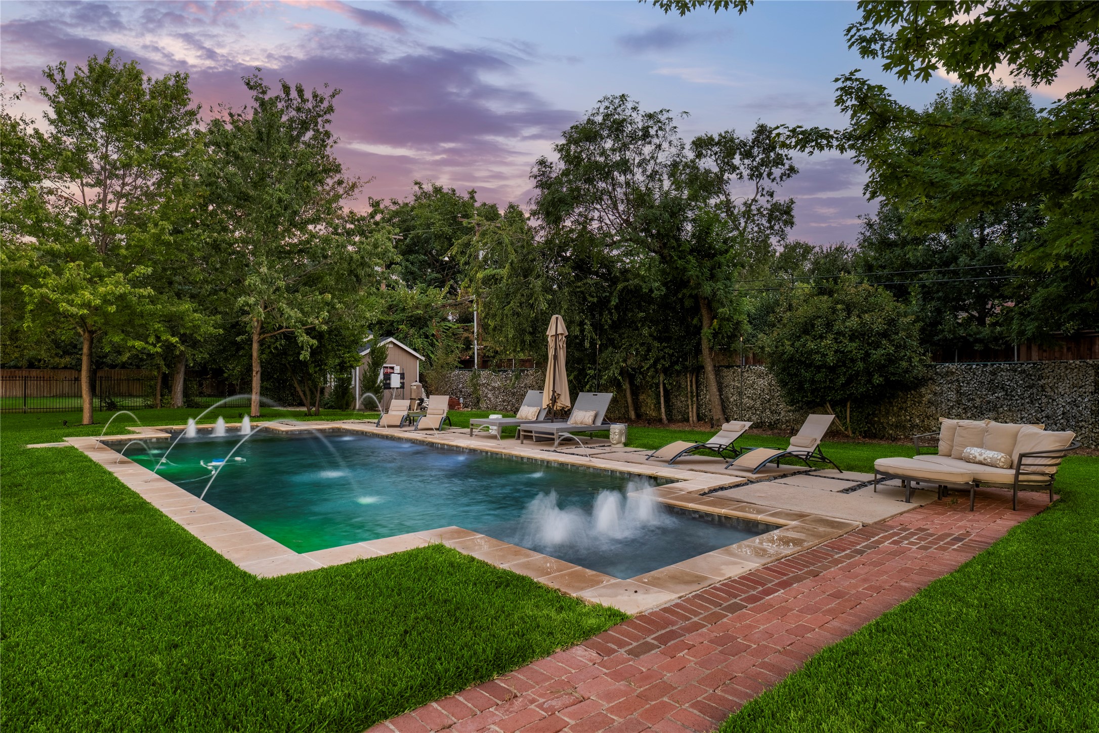 4522 Walnut Hill Lane