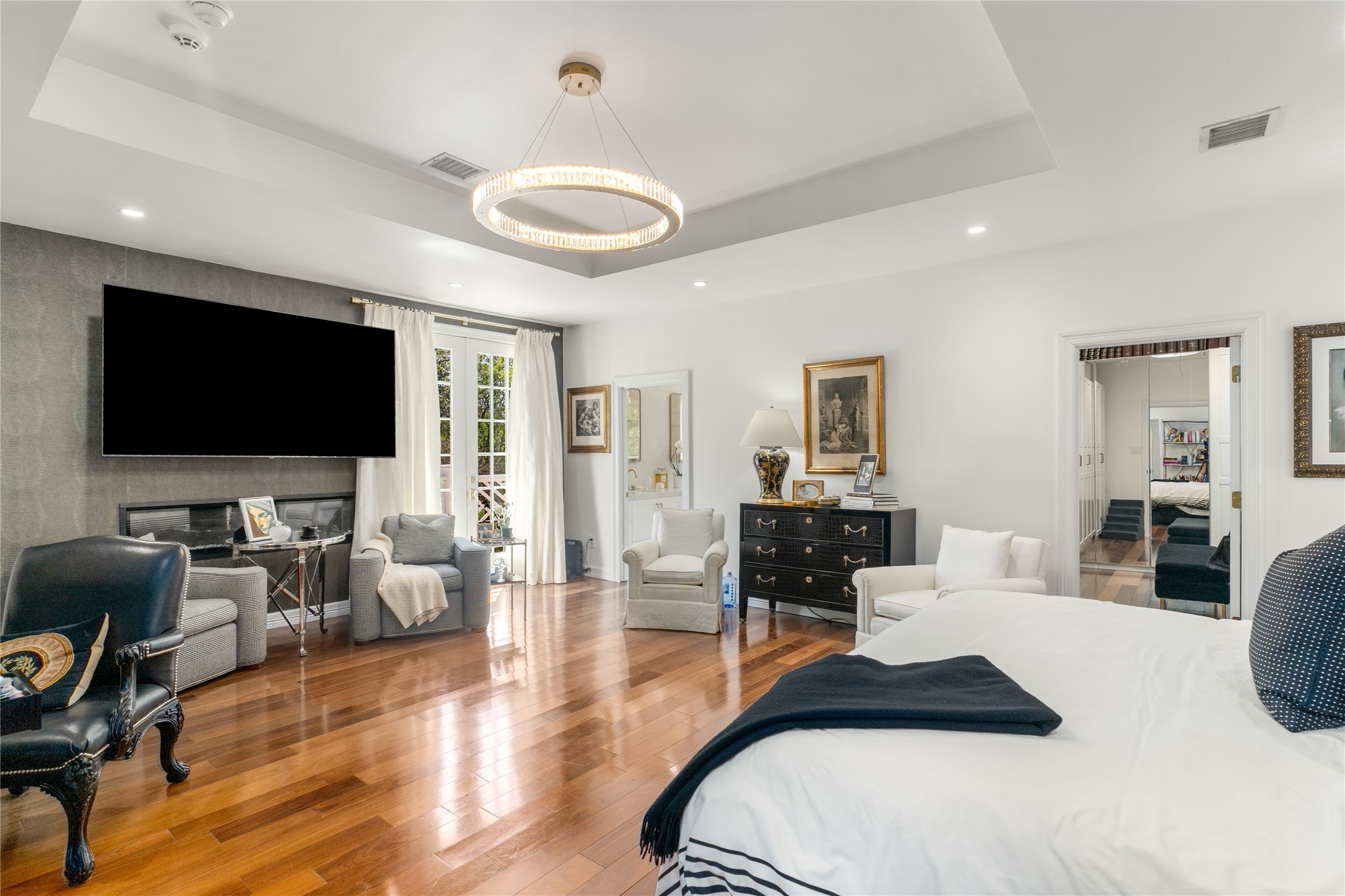 4522 Walnut Hill Lane