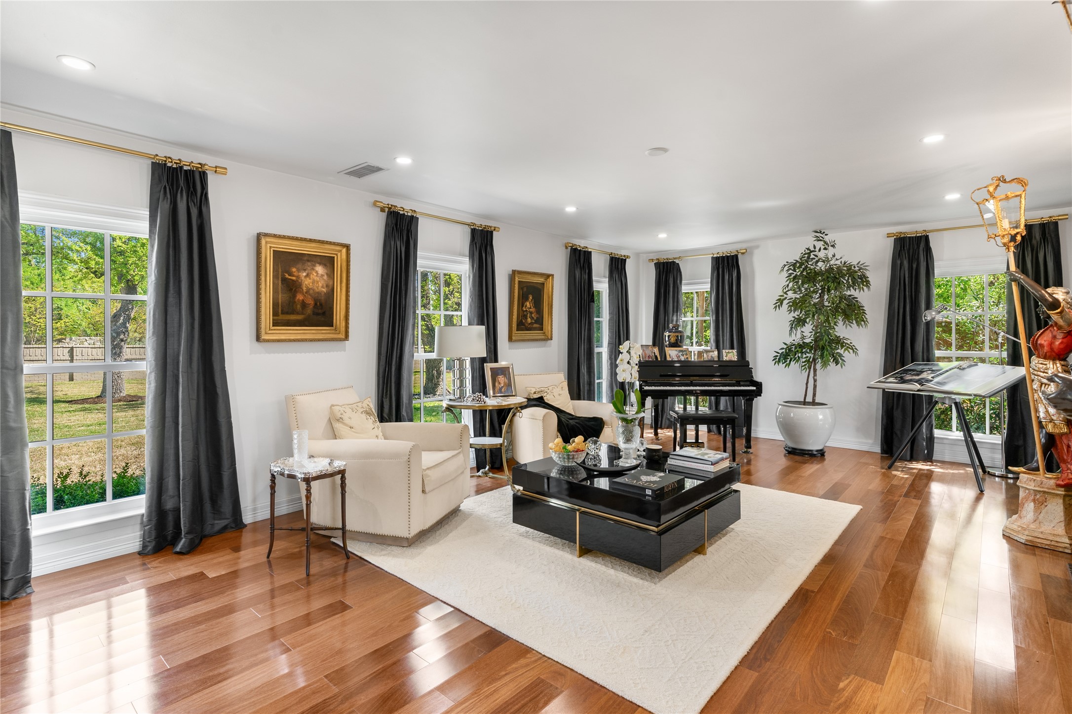 4522 Walnut Hill Lane