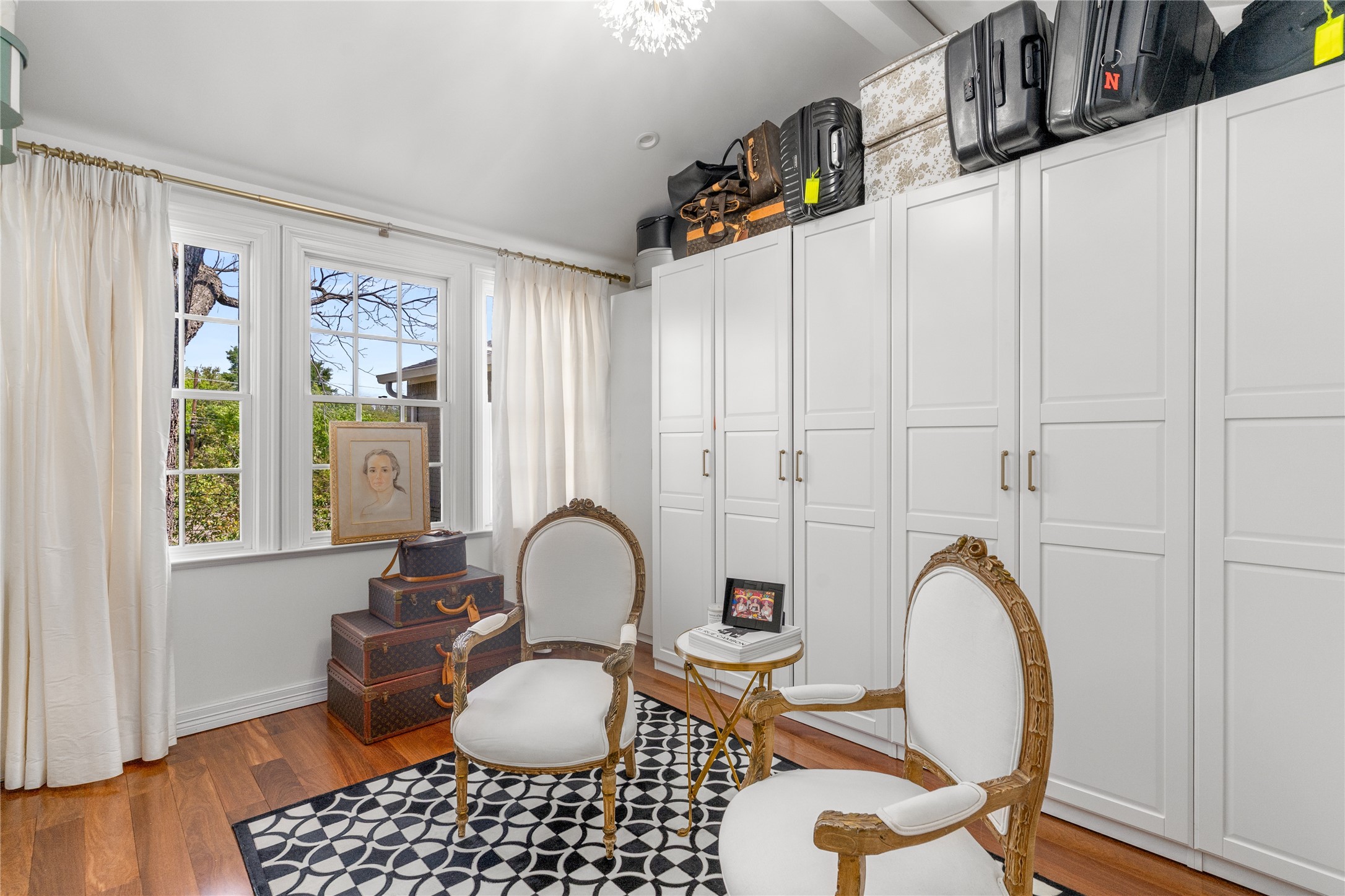 4522 Walnut Hill Lane