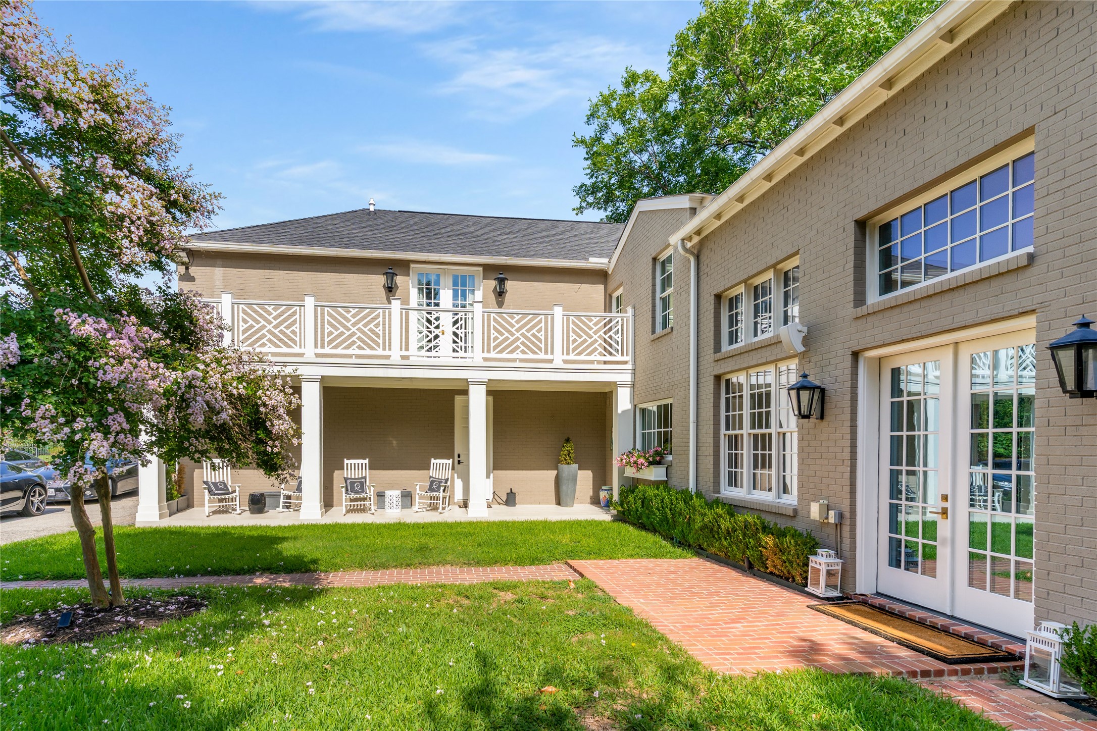 4522 Walnut Hill Lane