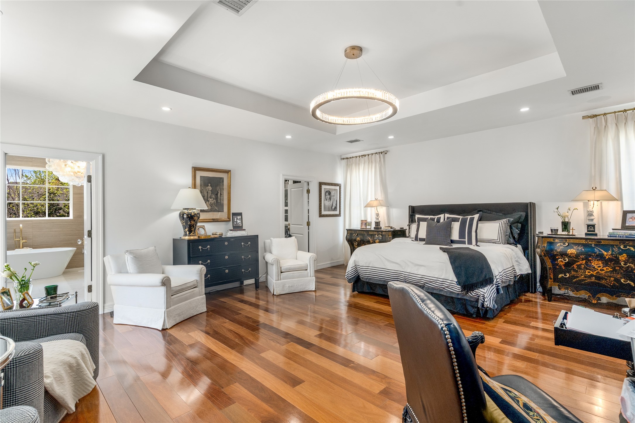 4522 Walnut Hill Lane