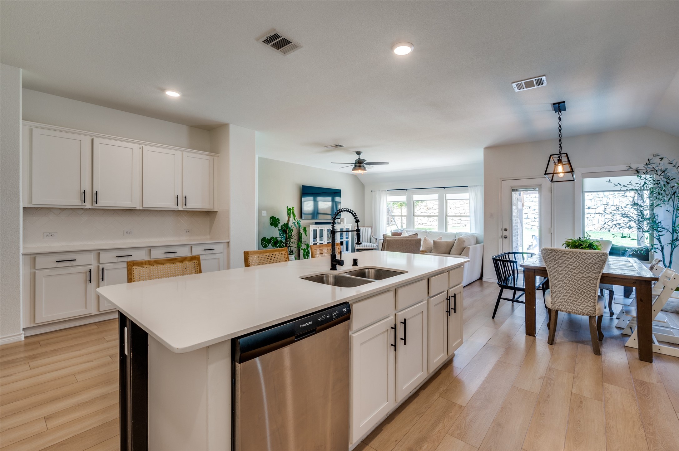 3321 Sabine Drive