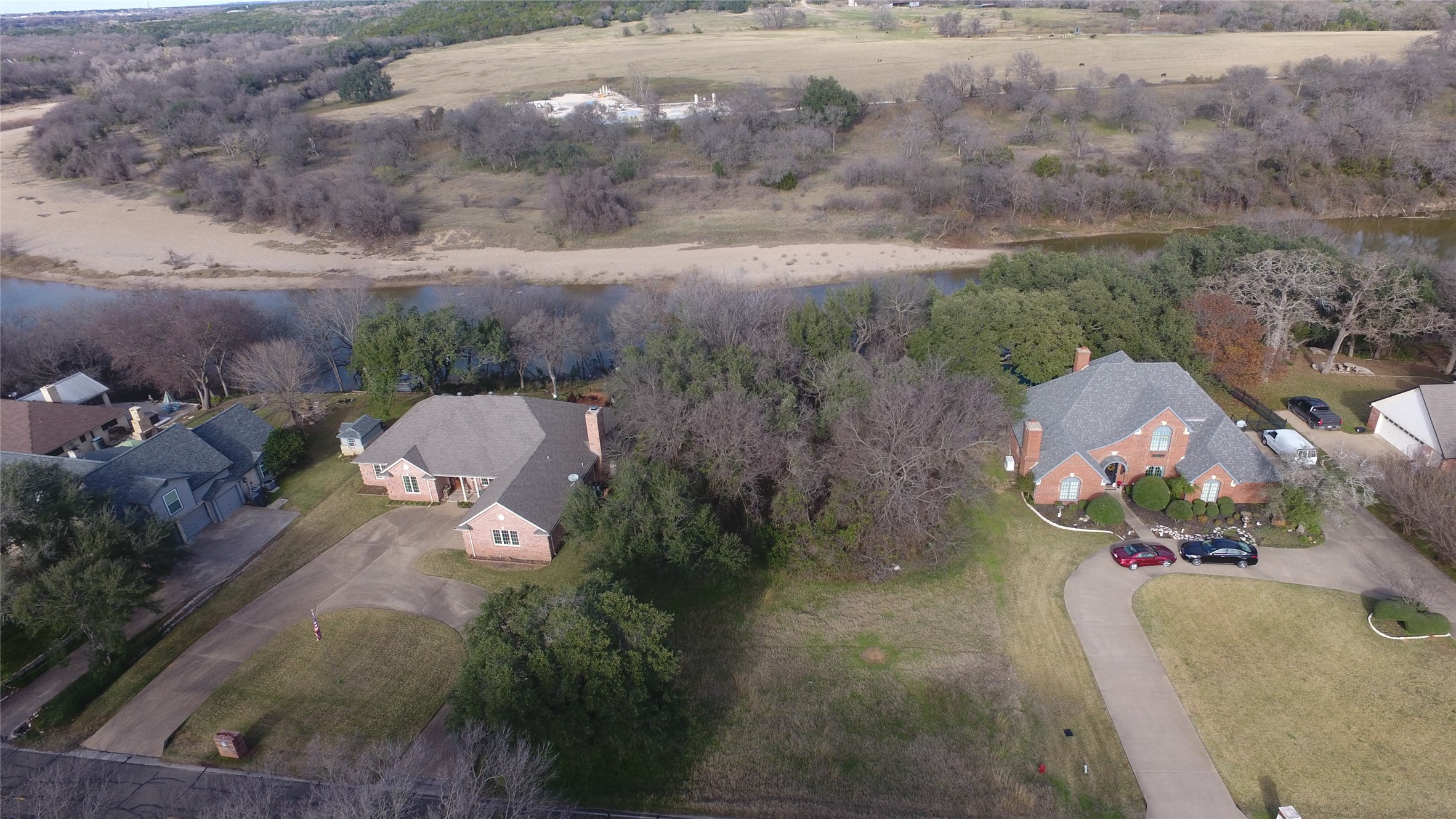 7910 Ravenswood Road